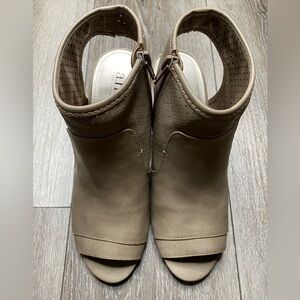 a.n.a A New Approach Women’s Brown Peep Toe Booties Tasha 7M